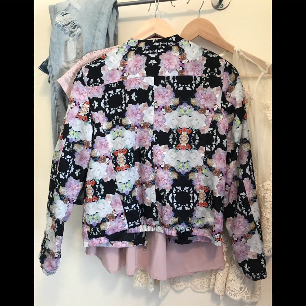 H&M Kaleidoscope Floral Bomber Jacket Size 4 - Picture 6 of 8